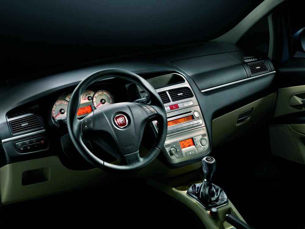 FIAT Linea 2006 — interior, photo 1